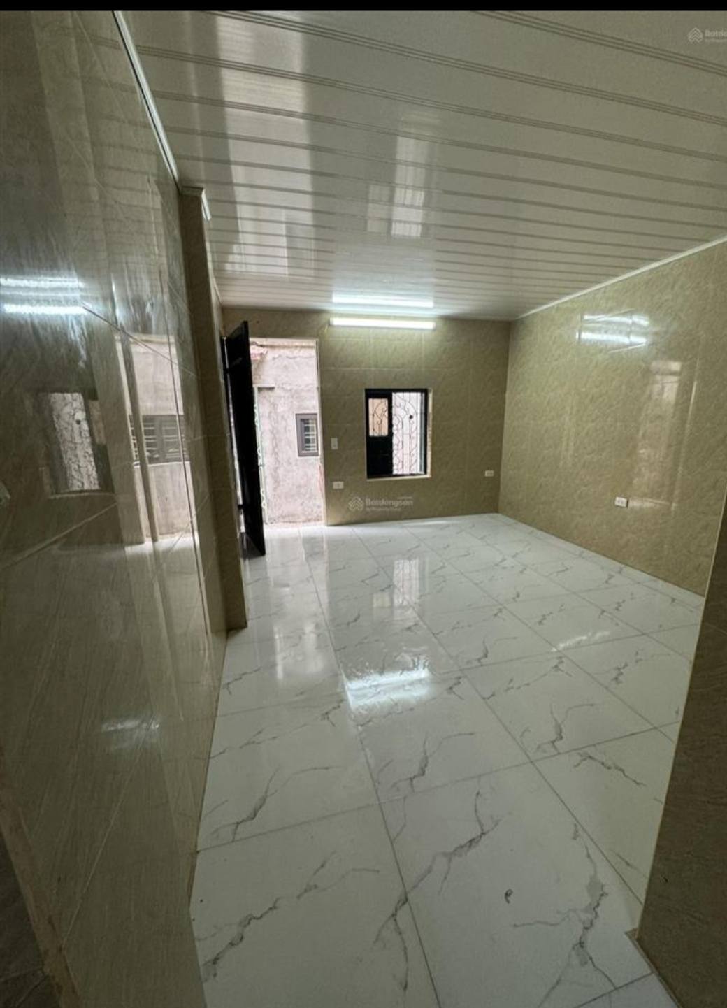 Cho thuê nhà cấp 4 Tân Mai, 50m2, 2 ngủ, 1 vệ sinh, ở gđ, 6.5 Triệu (có thương lượng) - Ảnh 2